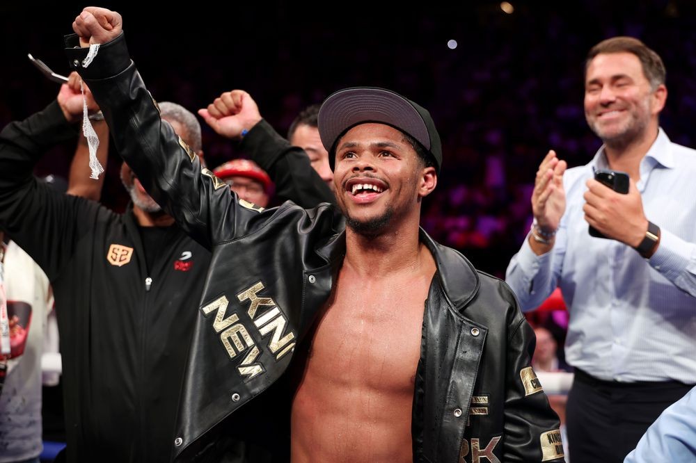 Shakur Stevenson ăn mừng chiến thắng trước William Zepeda