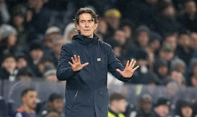 HLV Thomas Frank chịu nhiều chỉ trích khi để Tottenham Hotspur trôi dần về nửa cuối BXH.