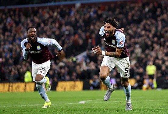 Villa giành chiến thắng nghẹt thở trước Brighton.