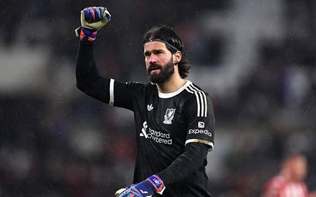 Alisson (Becker) - 7.4 Một trận đấu xuất sắc của thủ môn, người hầu như không phải làm gì nhiều trong suốt trận đấu.