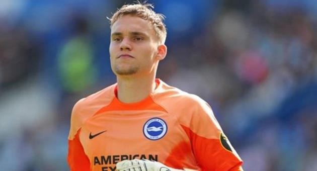 Chelsea muốn có Bart Verbruggen.