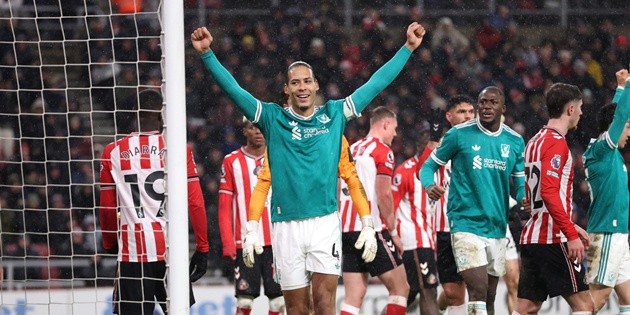 Van Dijk giúp Liverpool đánh bại Sunderland.