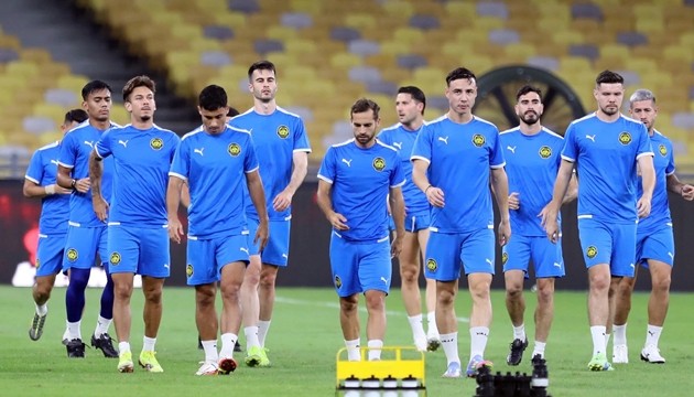 Án phạt vẫn treo lơ lửng đối với bóng đá Malaysia. 