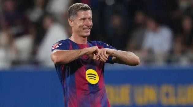Robert Lewandowski muốn gia hạn hợp đồng với Barca.