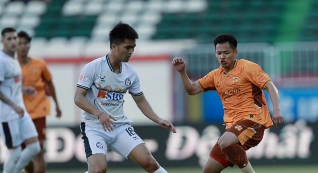 Đà Nẵng và HAGL đang ở trong cuộc đua trụ hạng.