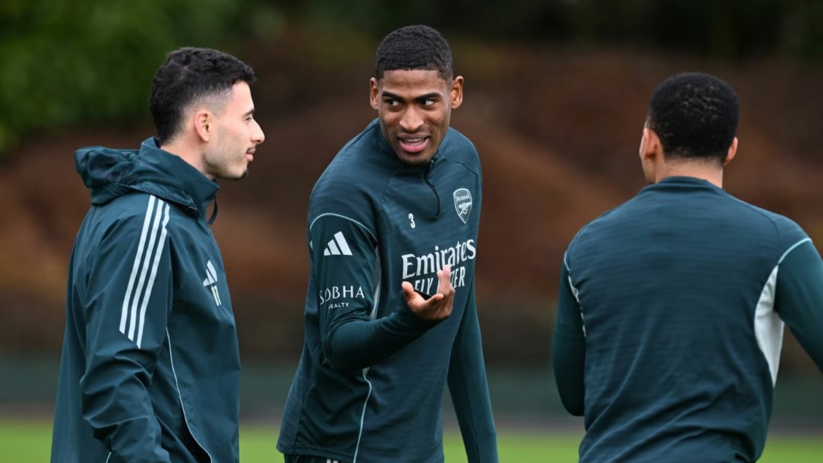 Arsenal đối mặt lịch thi đấu chông gai.