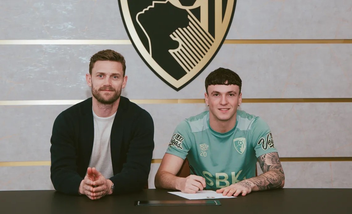 AFC Bournemouth chính thức kích hoạt điều khoản mua đứt Alex Jimenez.