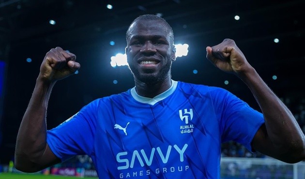 Al Hilal trói chân Koulibaly.