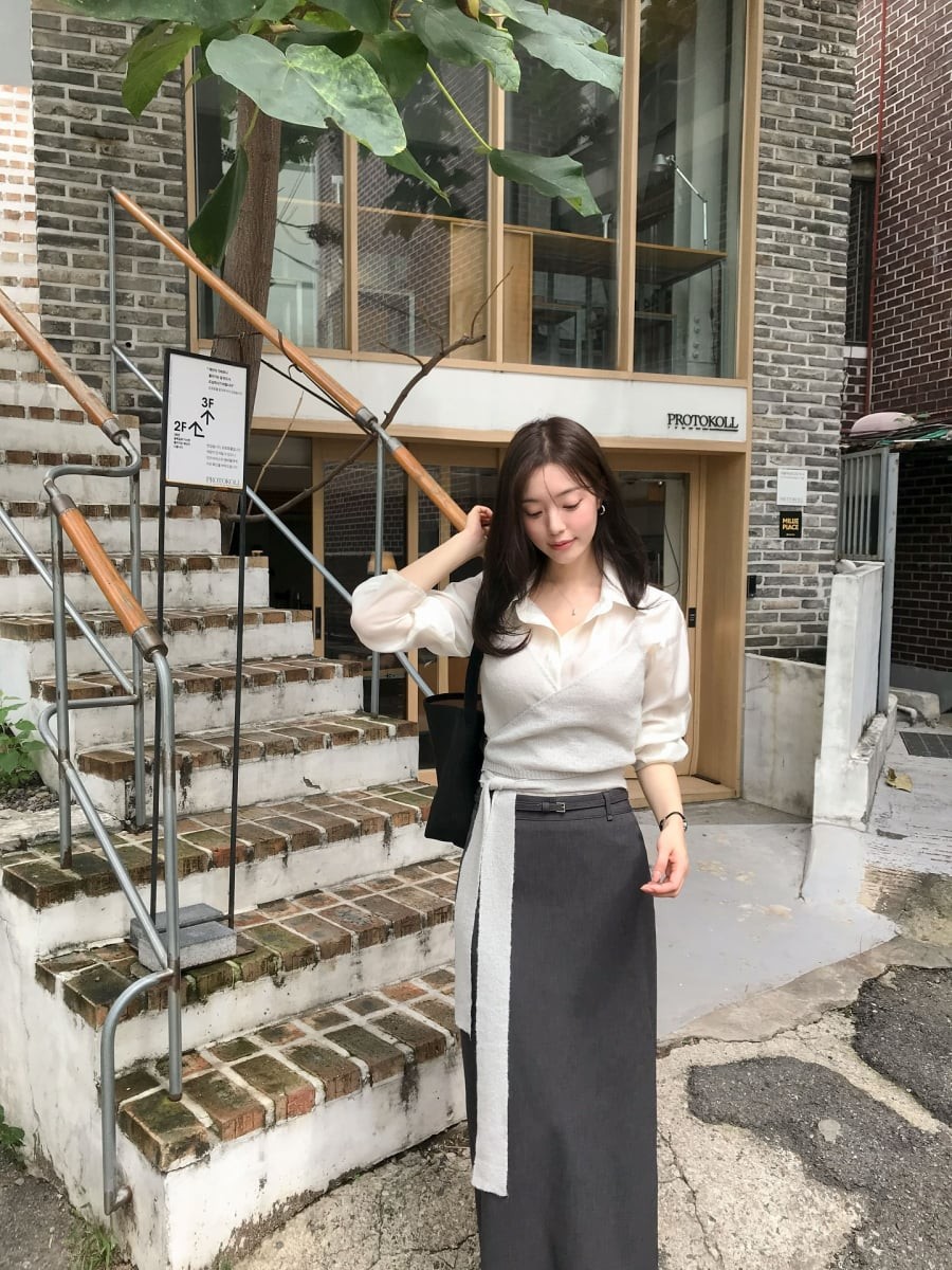 Một chiếc sơ mi trắng được cắt may chuẩn phom có thể ngay lập tức khiến diện mạo trở nên sáng sủa