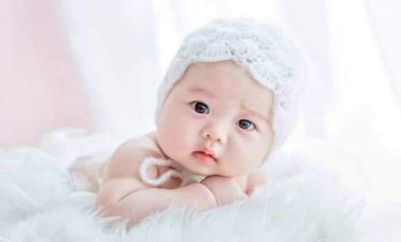 Theo Bộ luật Dân sự, công dân Việt Nam phải có họ, tên bằng tiếng Việt hoặc tiếng dân tộc khác của Việt Nam và không được xâm phạm đến quyền, lợi ích hợp pháp của người khác. 