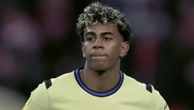 Yamal phản ứng sững sờ.