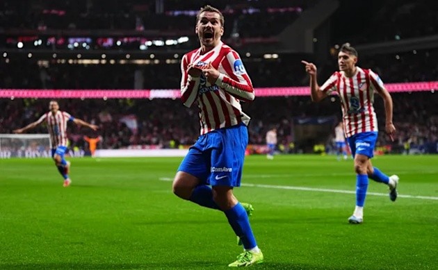 Griezmann ăn mừng vui sướng khi sút tung lưới Barca.