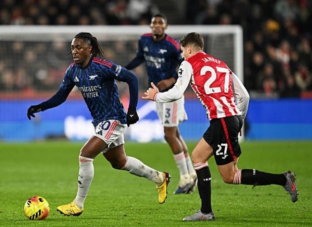 Eze đã chơi không tốt 