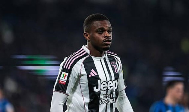 Pierre Kalulu có thể mang đến sự đa năng cho Manchester United.