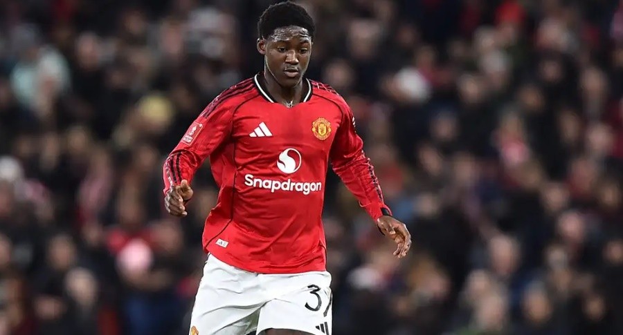 Mainoo chơi lột xác thời gian qua.