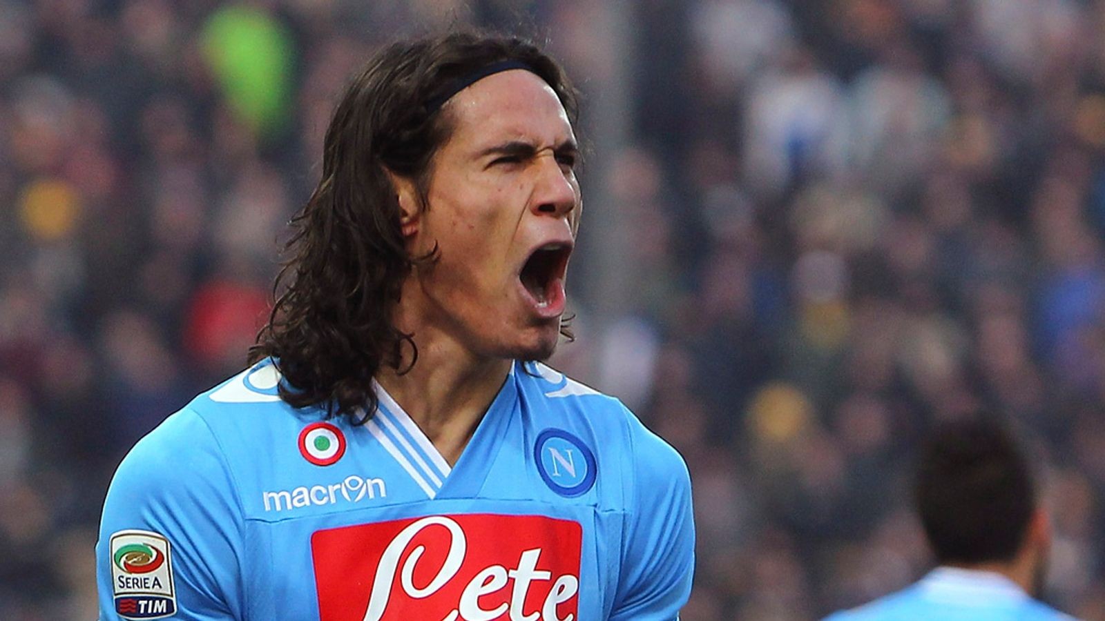 Napoli chắp cánh cho giấc mơ Cavani.