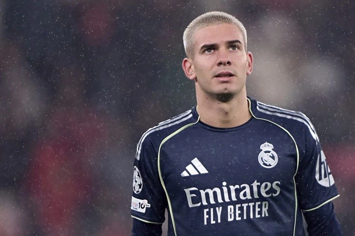  Mastantuono đang tiệm cận án treo giò.