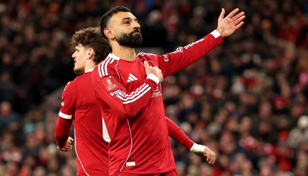 Salah góp dấu giày vào 2 bàn thắng của Liverpool trước Brighton.