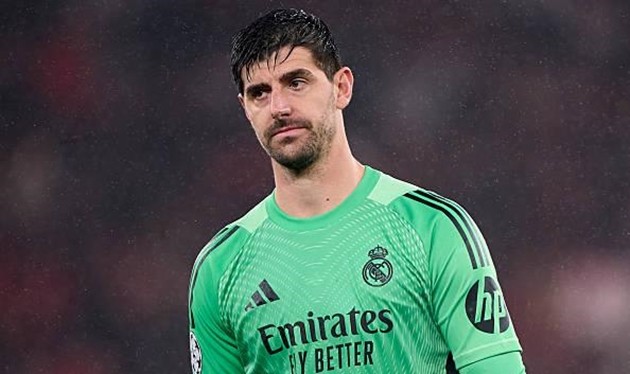 Thibaut Courtois dè chừng đối thủ Benfica.
