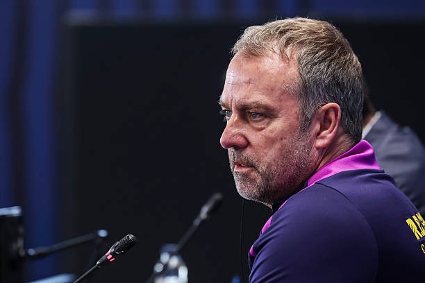 HLV Hansi Flick tin rằng Barcelona có thể lội ngược dòng trước Atletico Madrid.