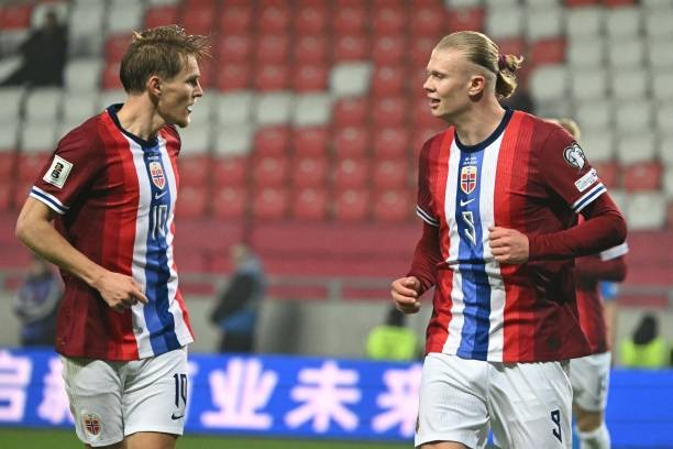 Haaland và Odegaard vẫn duy trì một mối quan hệ thân thiết. 