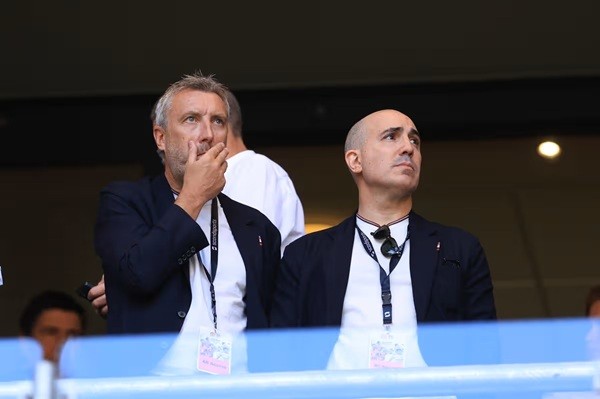 Các giám đốc MU sẽ có nhiều việc phải làm hè này.