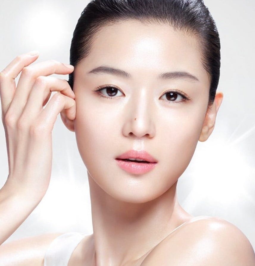 Sự kết hợp giữa bột đậu xanh và nghệ là lựa chọn quen thuộc trong chăm sóc da nhờ khả năng làm sạch và hỗ trợ giảm tình trạng viêm nhẹ. 