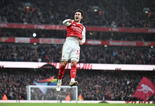 Ngôi sao người Tây Ban Nha có vũ khí sút xa lợi hại.