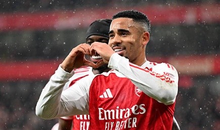 Jesus nâng tỷ số lên 4-0 cho Arsenal.