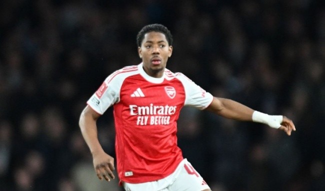 Myles Lewis-Skelly - 6 điểm. Tài năng trẻ này buộc phải đá hậu vệ trái thay vì tiền vệ sở trường do Calafiori chấn thương. Sự non nớt khiến anh tỏ ra nóng vội và thua thiệt trong các pha tranh chấp phòng ngự.