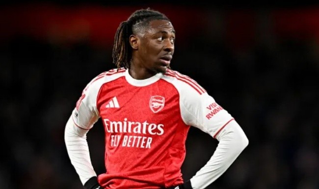 Eberechi Eze - 9 điểm. Eze chính là cái tên xuất sắc nhất trận đấu. Trong bối cảnh Arsenal cần một cú hích tinh thần, tiền vệ này đã có màn trình diễn đẳng cấp, trở thành linh hồn trong lối chơi tấn công của đội chủ nhà.