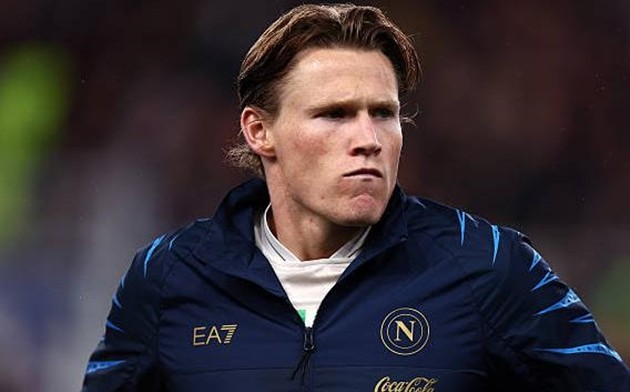 Napoli muốn giữ chân tiền vệ Scott McTominay.