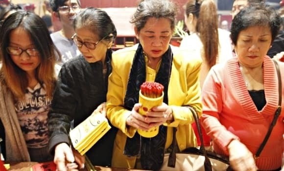 Bên cạnh đó còn có xăm thuốc (Tả Tướng Quân Hoàng Tiên Lương Phương), cũng gồm 100 lá nhưng tập trung vào vấn đề sức khỏe, giúp người xin chủ động phòng tránh bệnh tật.

