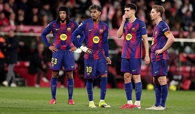 Barca phòng ngự không đạt yêu cầu ở trận thua Girona.