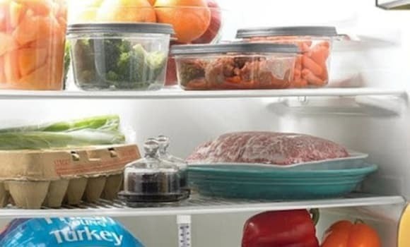 Nhóm thứ ba là hải sản đã nấu chín như tôm, cua, cá.