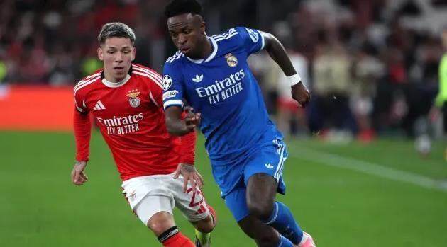 Vinicius bị phân biệt chủng tộc trong trận thắng Benfica.