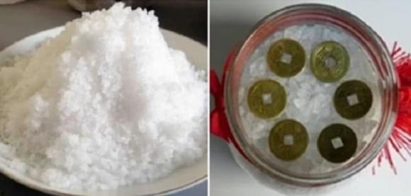 Không đặt muối ở nơi ẩm thấp, bụi bẩn. Sau khoảng một tháng nên thay muối mới để duy trì ý nghĩa phong thủy; phần muối cũ nên gói lại và bỏ đi, không tái sử dụng.