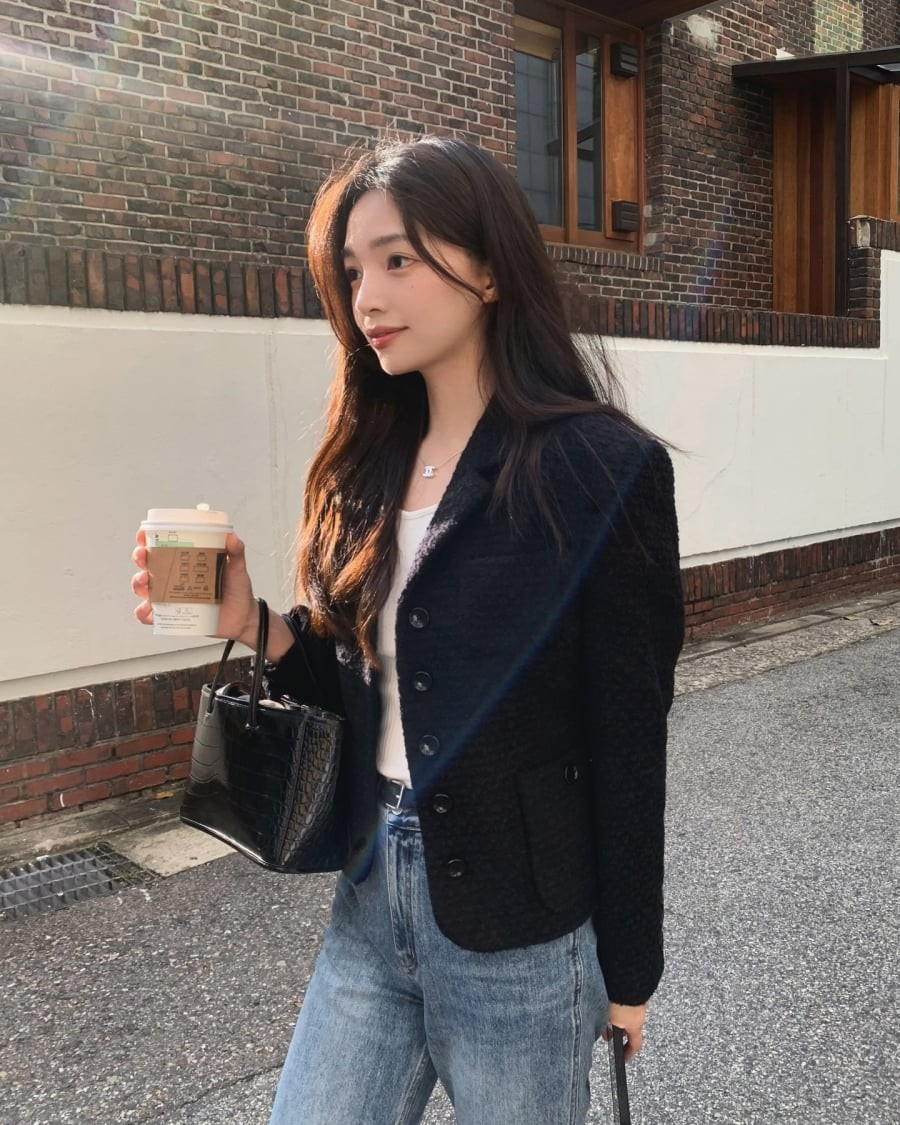  Các tông màu như kem, be, hồng nhạt hoặc đỏ rượu vang giúp diện mạo thêm phần tươi mới.