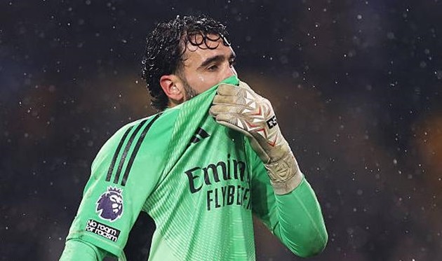 David Raya (6.1): Trong 45 phút đầu tiên, anh gần như không phải làm việc. Tuy nhiên, Raya hoàn toàn bất lực trước cú sút của Bueno. Sai lầm khó hiểu khi để bóng bật ra sau quả tạt ở những phút cuối đã trực tiếp dẫn đến bàn thua nghiệt ngã của đội nhà.