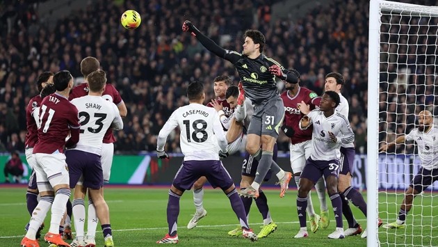 Senne Lammens thăng tiến vượt bậc trong màu áo Man United.