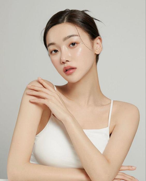  Có thể sử dụng trực tiếp như bước dưỡng cuối cùng vào buổi tối hoặc kết hợp với kem dưỡng để tăng hiệu quả nuôi dưỡng.
