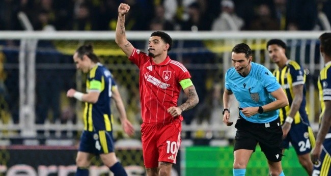 Nottingham thắng thuyết phục Fenerbahce.