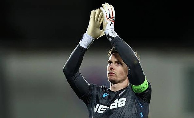 Dean Henderson không hài lòng với trận hòa của Crystal Palace.