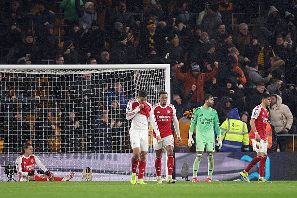 Arsenal mất điểm trước đội cuối bảng.