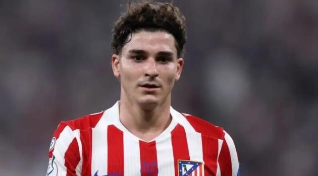  Phía Julian Alvarez bác bỏ tin đồn đến Barca.