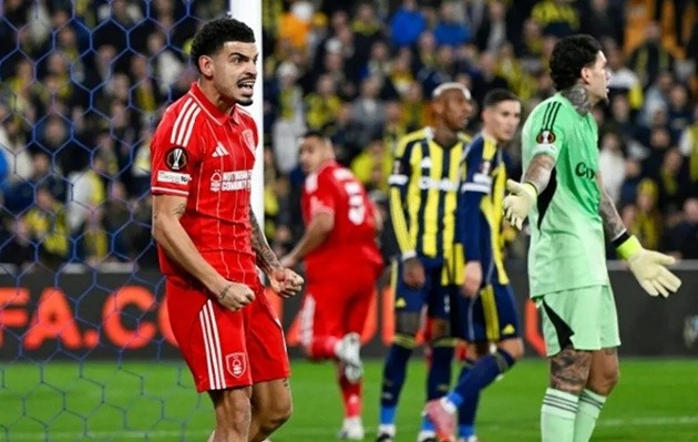 Forest vừa thắng Fenerbahce 3-0.