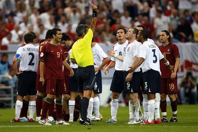 Các cầu thủ Anh đã thể hiện đáng thất vọng trên sân cỏ năm đó.