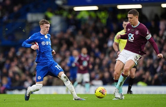 Cole Palmer (7.0): Đây là một ngày thi đấu không thực sự bùng nổ của Palmer. Anh bỏ lỡ một cơ hội đối mặt ngon ăn có thể định đoạt trận đấu từ sớm. Dù vậy, tầm ảnh hưởng của Palmer vẫn rất lớn khi mọi đường lên bóng của Chelsea đều qua chân anh trước khi anh bị hy sinh để nhường chỗ cho hậu vệ.