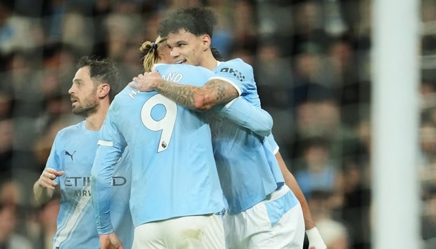 Sao trẻ Man City tỏa sáng rực rỡ.