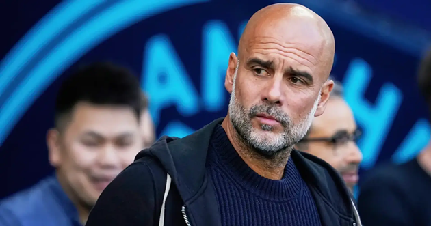 HLV Guardiola tỏ ra bi quan dù Man City chỉ còn cách Arsenal 2 điểm.